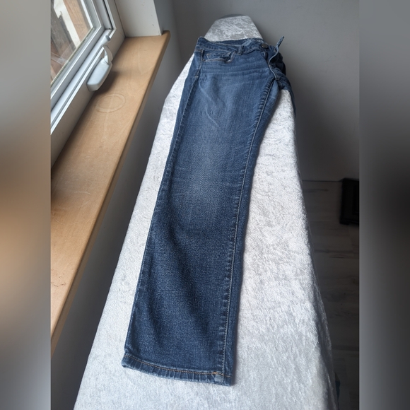 American Eagle 8 Short Stretch Skinny Jeans - Picture 9 of 13